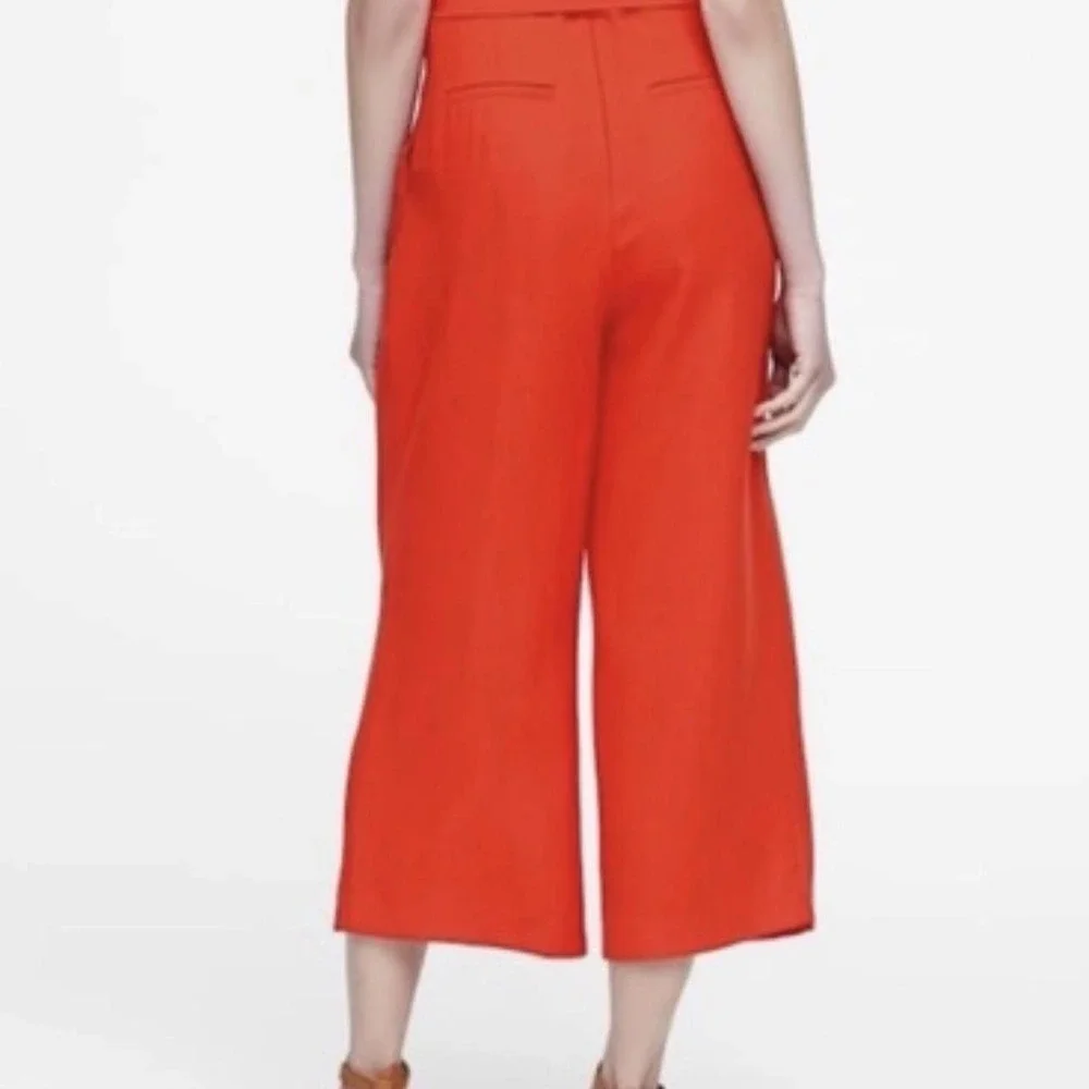 Banana Republic very good